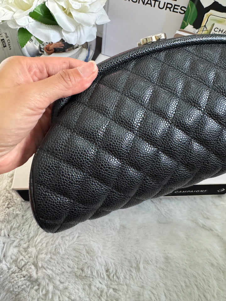 Chanel series 15 Black Caviar SHW Classic Clutch