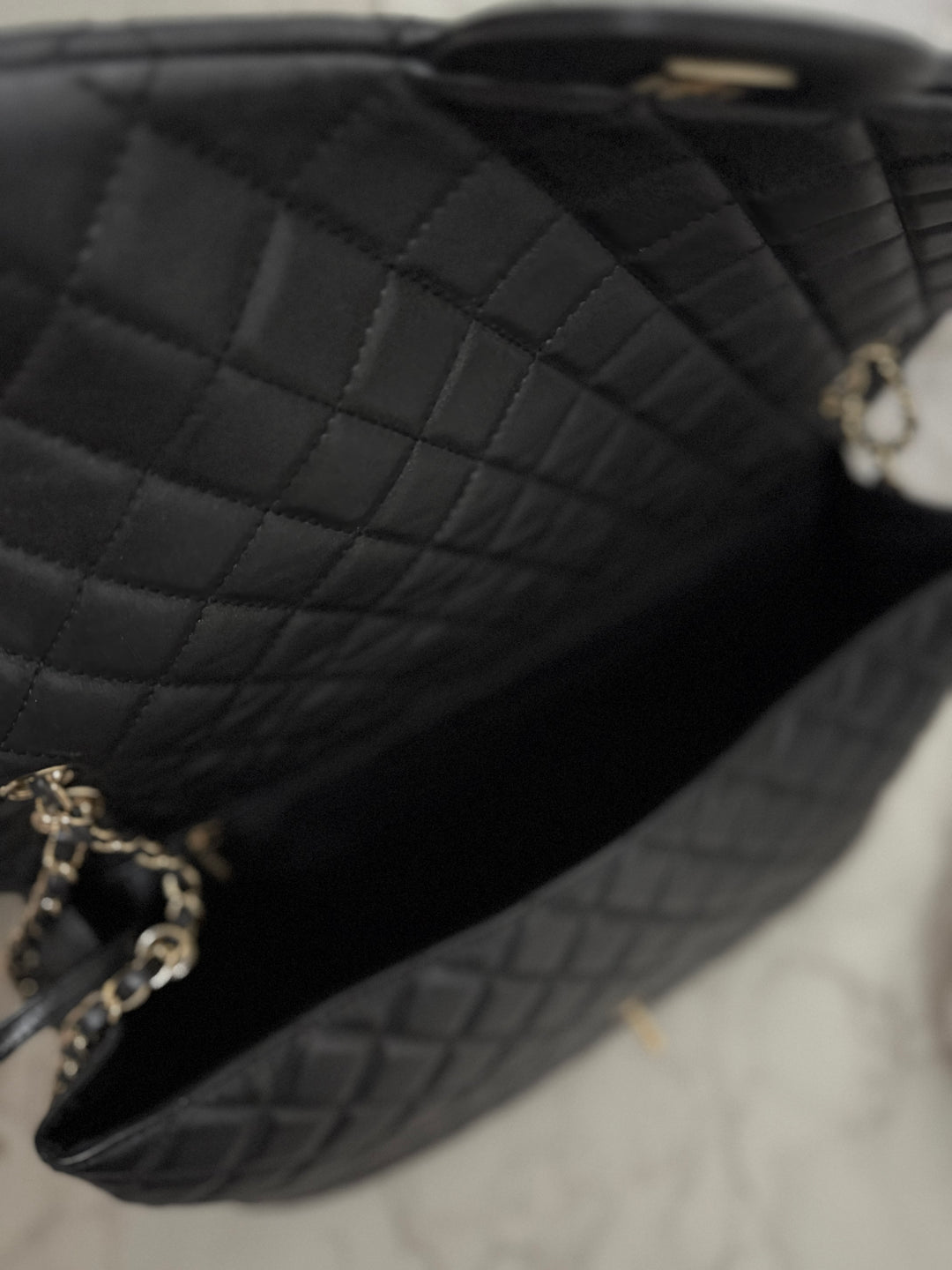 Chanel series 28 19B collection 2019 Black Calf Skin LGHW Small XXL Airliner (40 cms) Single Flap Bag