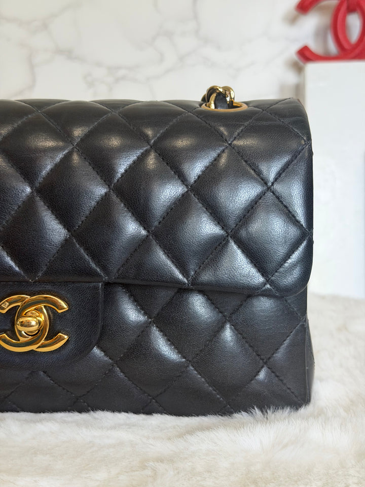 CHANEL Vintage series 11 Black Lambskin 24K GHW Small Timeless Classic Double Flap Bag
