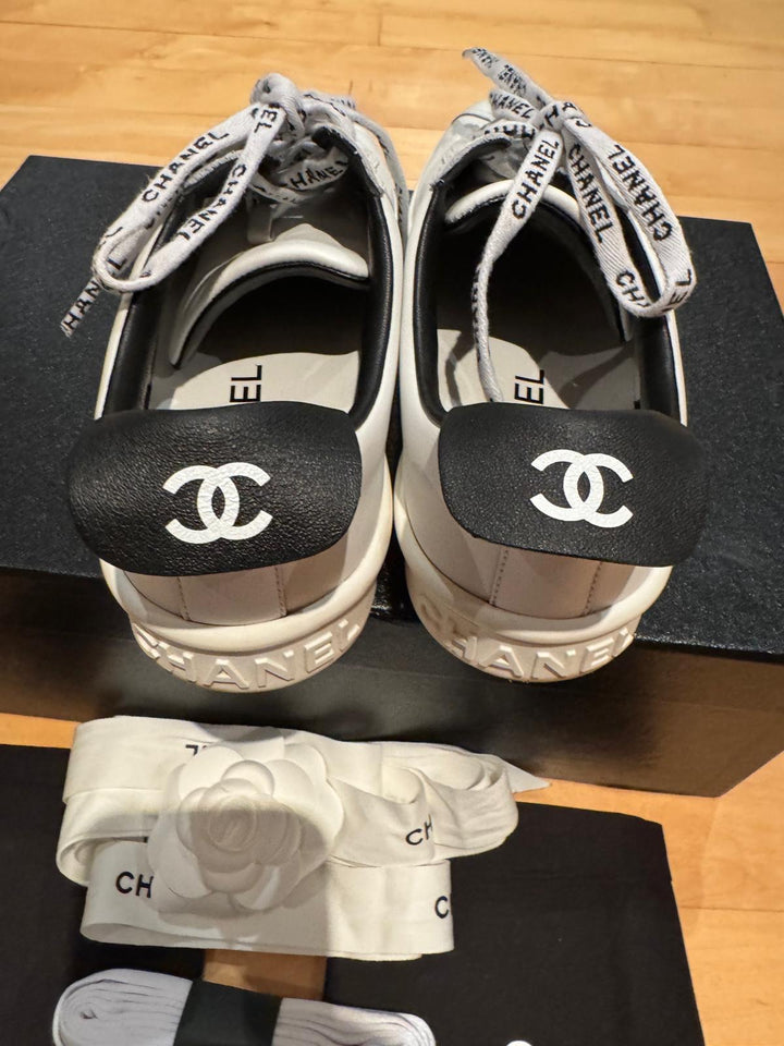 Chanel trainers in Black and White size EU 37