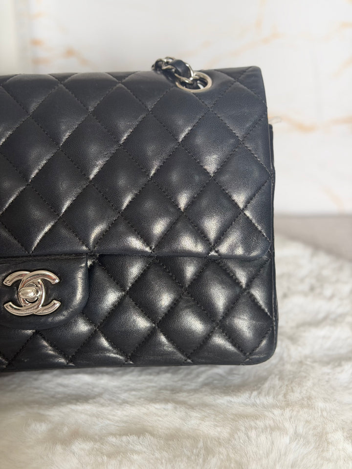 CHANEL series 12 Black Lambskin SHW Medium ML Timeless Classic Double Flap Bag 2011