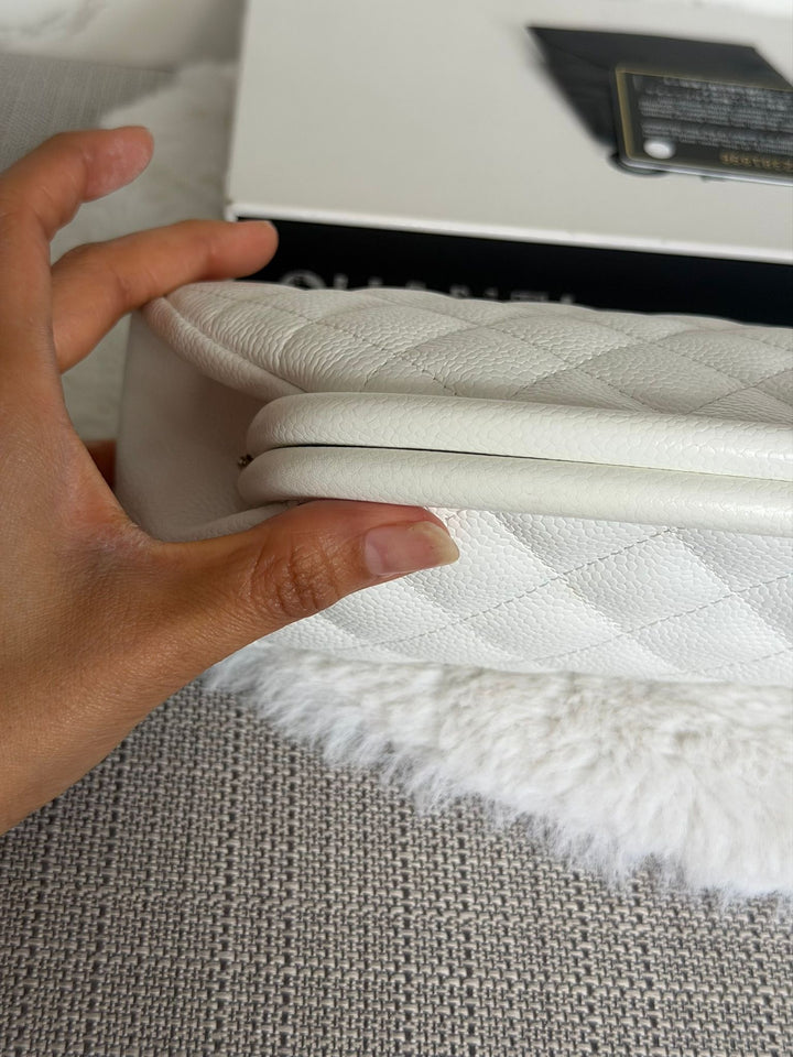 CHANEL series 12 White Caviar SHW Classic Clutch
