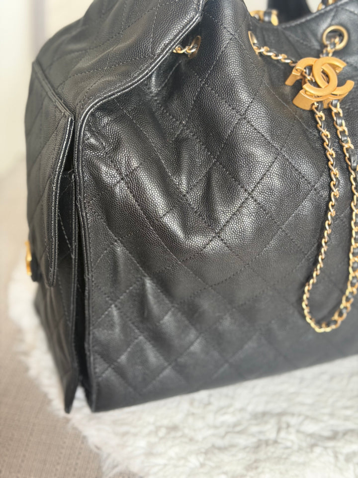 CHANEL Black Caviar aged GHW 25 Hobo Bag size Medium with detachable pouch 2025