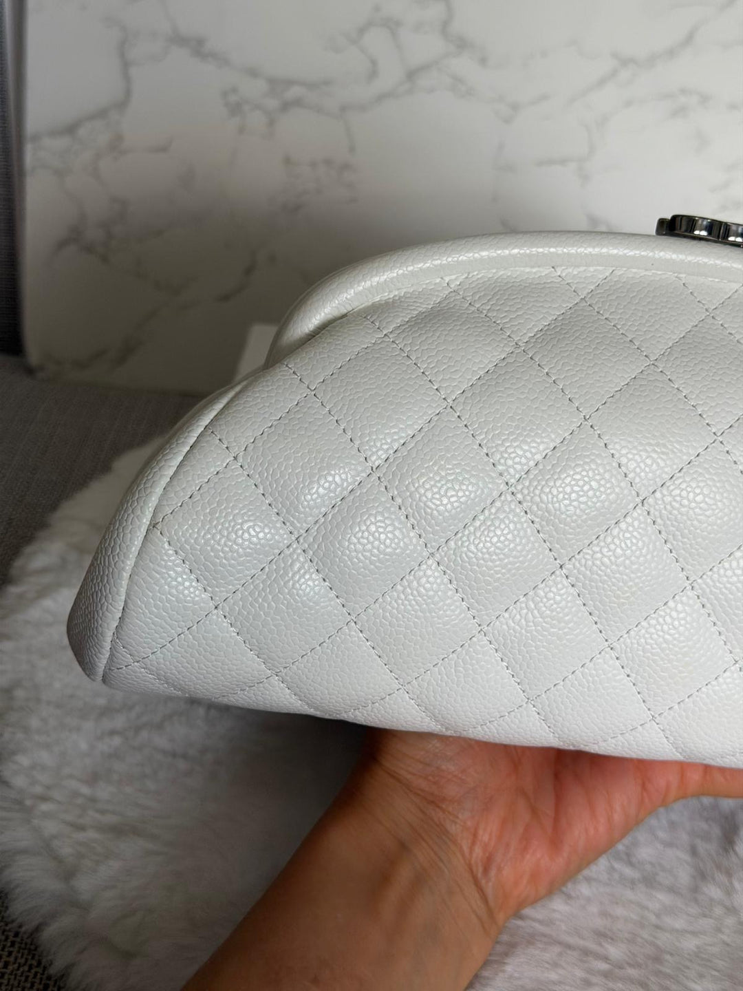 CHANEL series 12 White Caviar SHW Classic Clutch