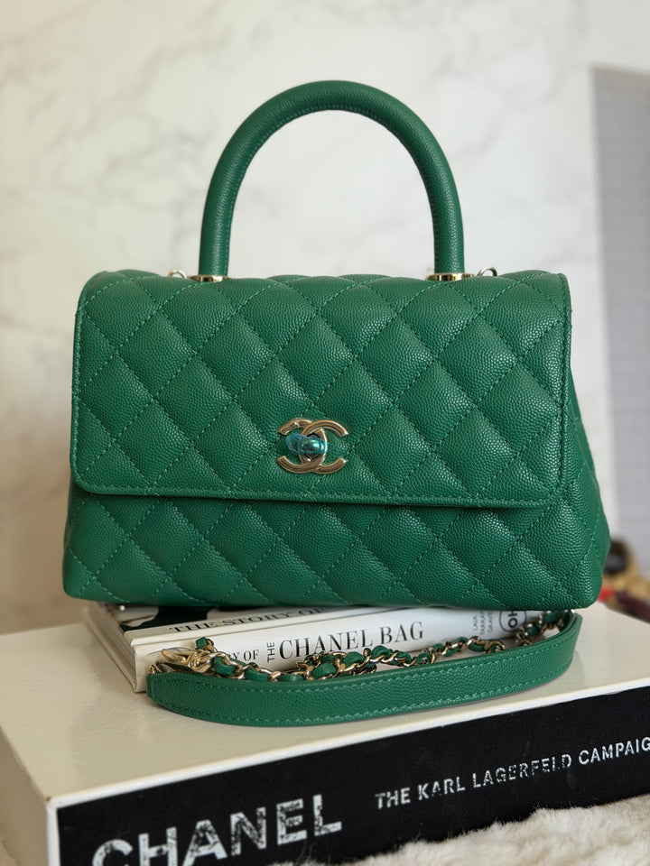 CHANEL 22A Green Caviar LGHW Coco Handle Flap Bag size Small 2022