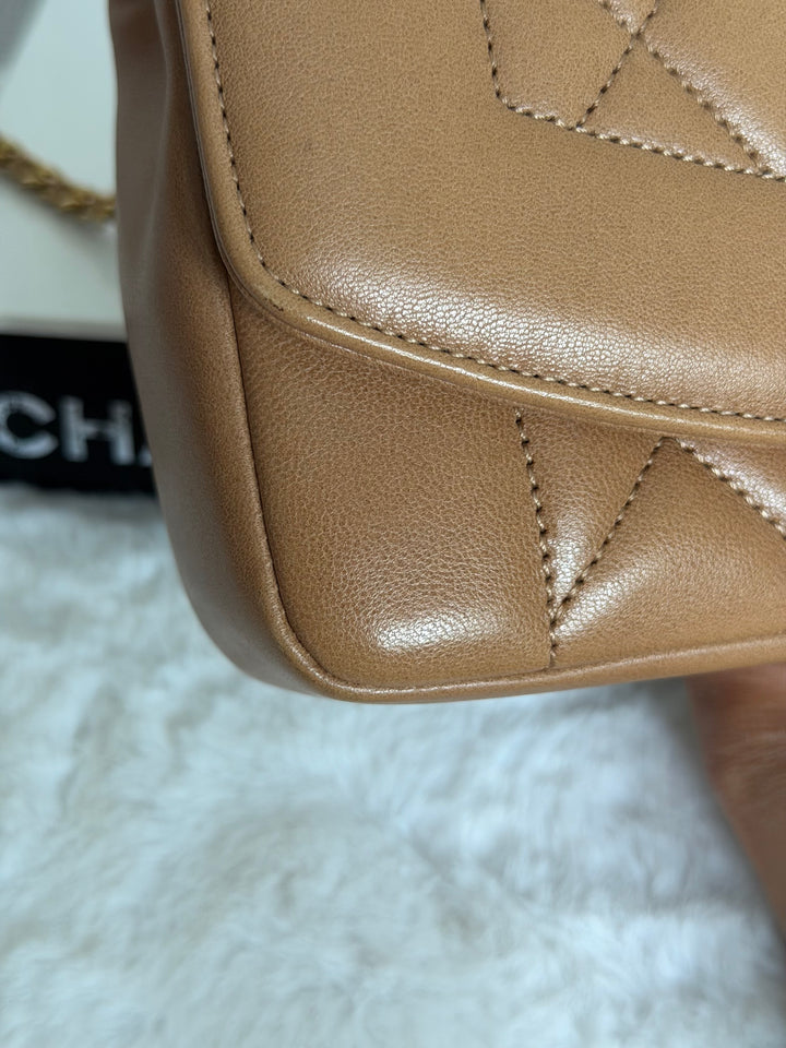 CHANEL series 21 Caramel Brown Lambskin aged GHW Diana Reissue Flap Bag size SMALL 2015