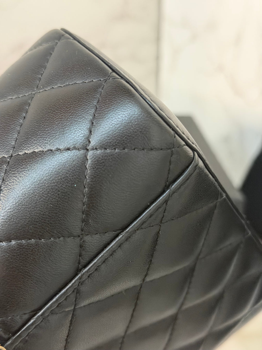 CHANEL series 31 Black Lambskin LGHW Small Vanity Case with Chain and Leather Top Handle