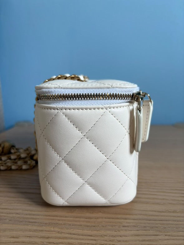 Chanel 2021 21A collection White Lambskin aged GHW Small Vanity Pearl Crush