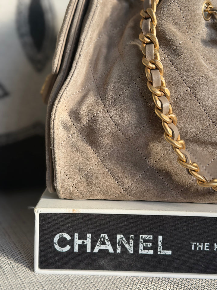 CHANEL Grey Suede 25 Hobo Bag size SMALL aged GHW 2025/2026