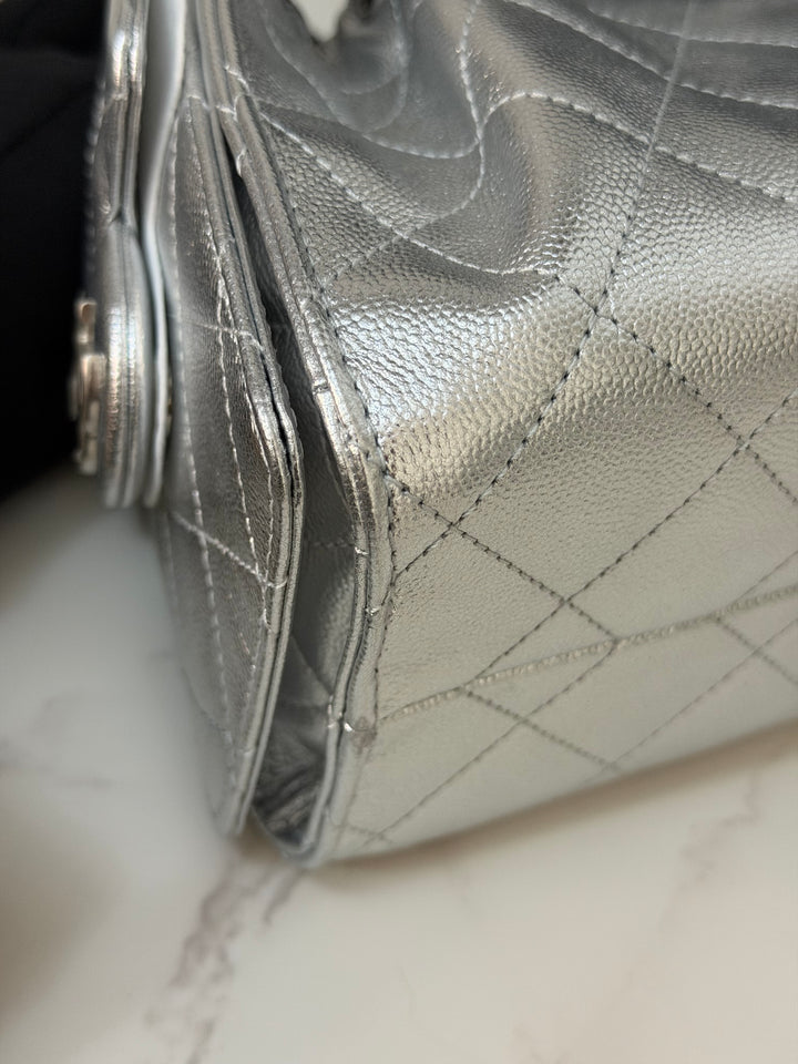 CHANEL 26C Silver Caviar shiny SHW Mini 25 Hobo Bag