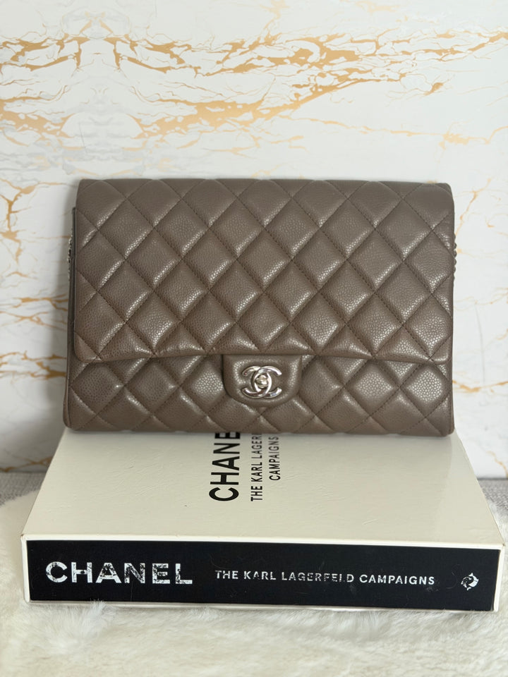 CHANEL series 17 Khaki Caviar SHW Classic Clutch with Chain