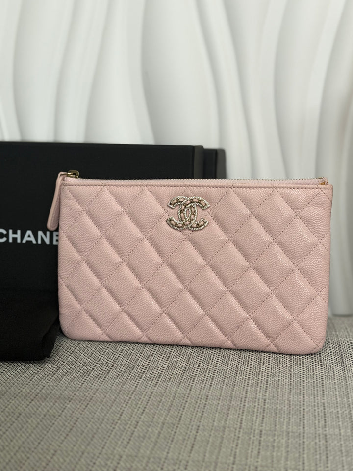 CHANEL series 32 Pink Caviar Crystal CC LGHW Small O Case Pouch