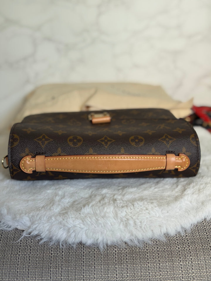 LOUIS VUITTON LV Pochette Metis Monogram Bag 2024