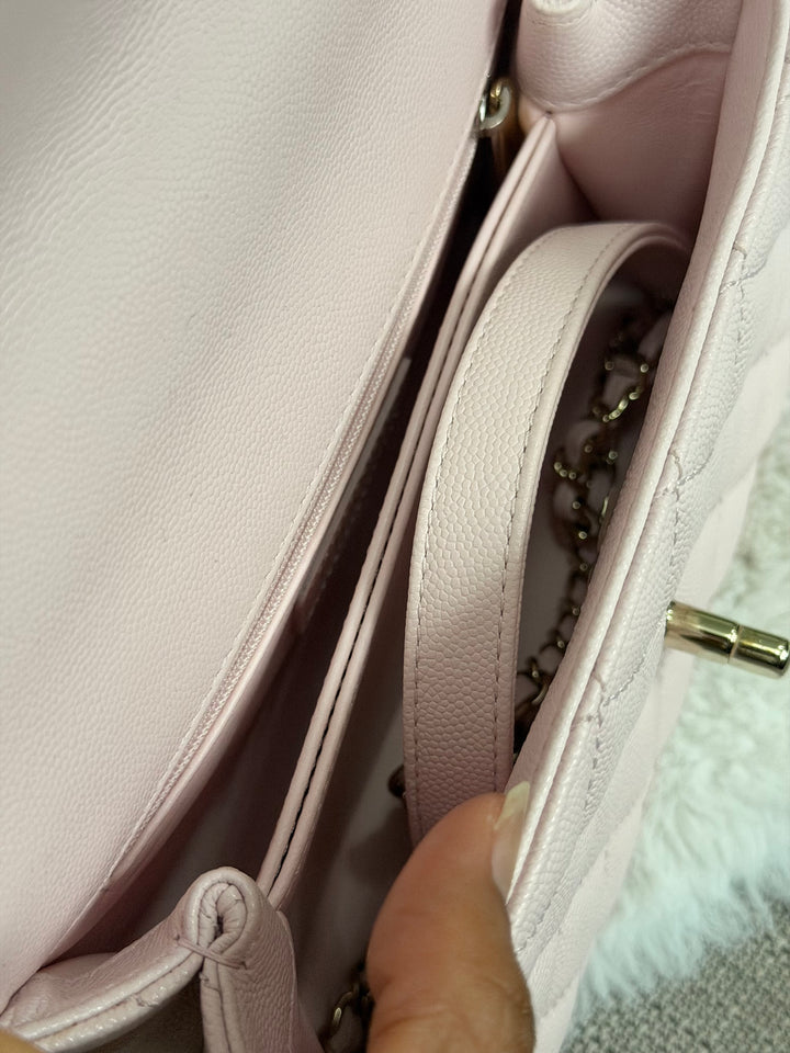 CHANEL 22P Sakura Pink Caviar LGHW Coco Handle Flap Bag with detachable strap 2022 size SMALL