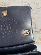 Load image into Gallery viewer, Chanel series 28 2018/2019 Navy Lambskin Champagne GHW Trendy CC Flap Bag size Small with Detachable Strap
