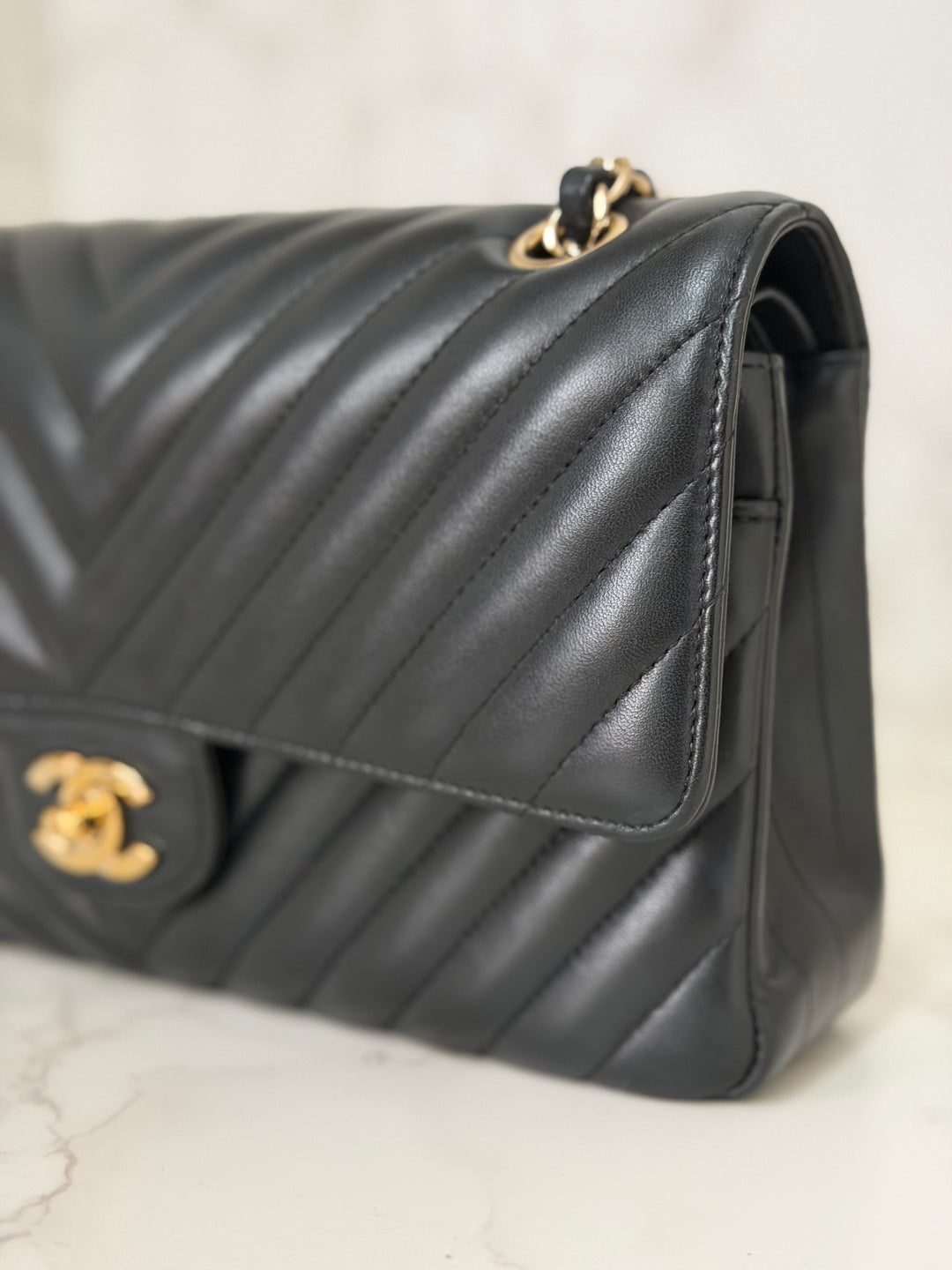 CHANEL series 29 2019 Black Lambskin Chevron LGHW Medium Timeless Classic Double Flap Bag