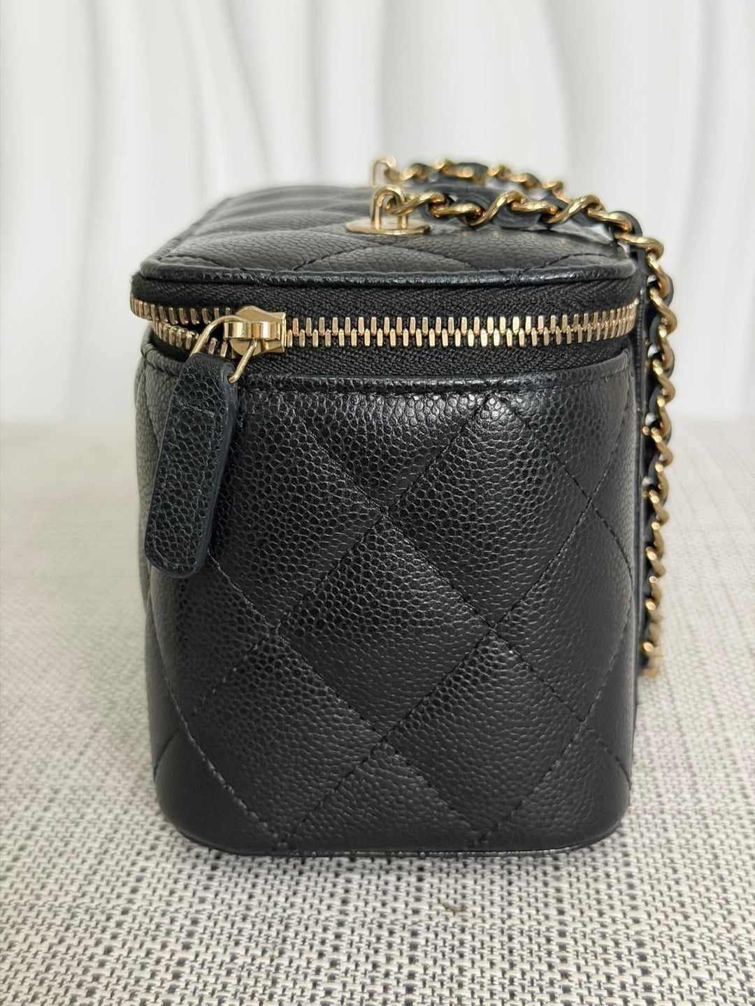 CHANEL Black Caviar LGHW Small Vanity with chain