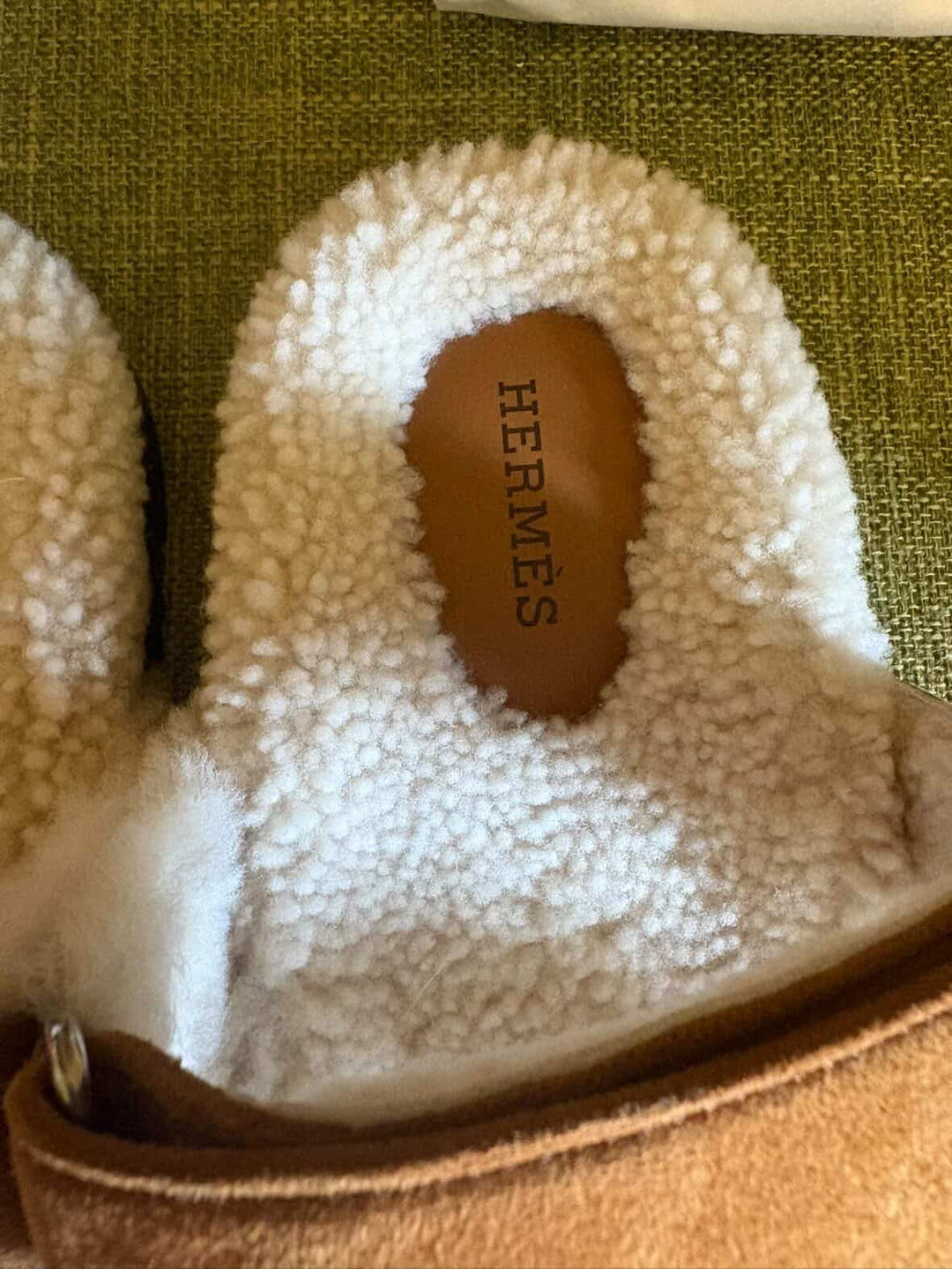 Hermès Chypre Sandals in Naturel/ Écru Suede goatskin plus shearling size EU37