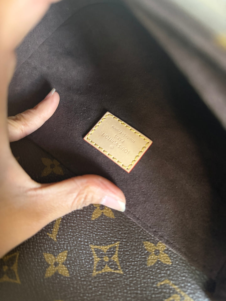 LOUIS VUITTON LV Pochette Metis Monogram Bag 2024