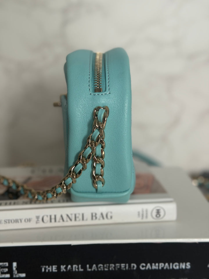 CHANEL series 26 Tiffany Blue calfskin LGHW Day Trip Camera case bag 7.5 inches 2019
