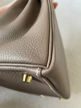 Load image into Gallery viewer, Hermes Kelly 28 Retourne Etoupe Togo Leather with GHW
