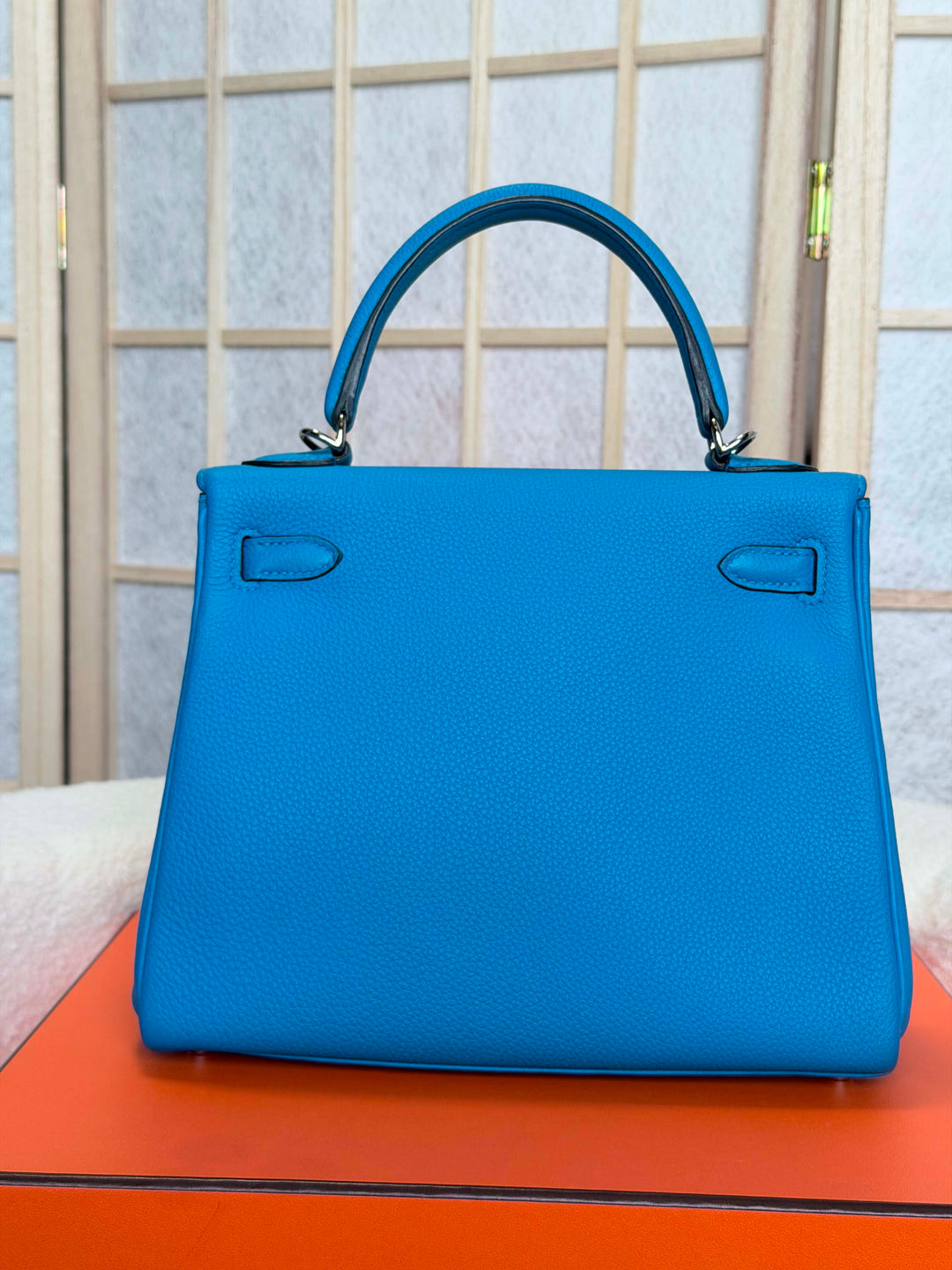 HERMÈS Bleu Zanzibar Togo Leather PHW Kelly 25 Stamp A 2018