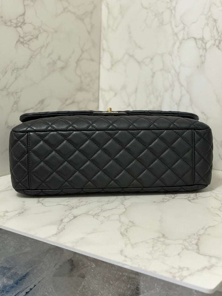 Chanel series 28 19B collection 2019 Black Calf Skin LGHW Small XXL Airliner (40 cms) Single Flap Bag