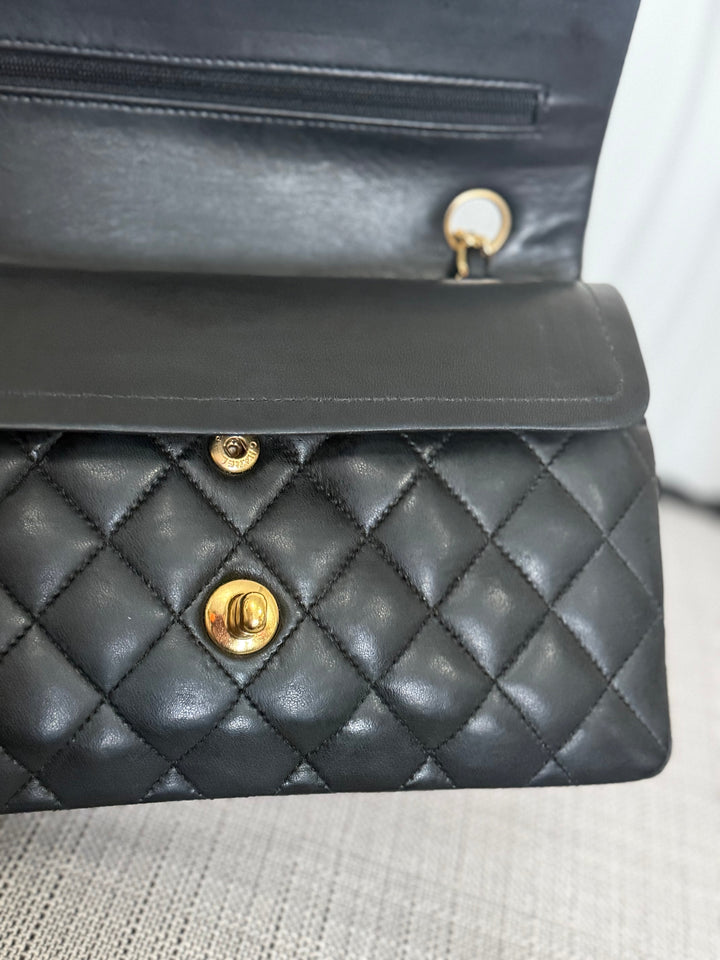 CHANEL Vintage series 11 Black Lambskin 24K GHW Small Timeless Classic Double Flap Bag