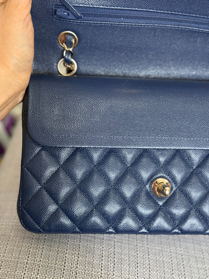 CHANEL series 29 20C Navy Caviar Medium ML Timeless Classic Double Flap Bag 2019/2020