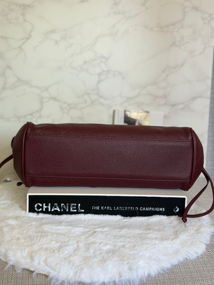 CHANEL Burgundy Caviar LGHW Urban Essentials East West Shopping Tote Bag size Small Matthieu Blazy 26S 2026