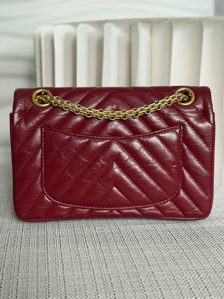 CHANEL 16A collection 2016 Series 23 Burgundy Calf skin Chevron Mini Reissue Flap Bag with Aged GHW