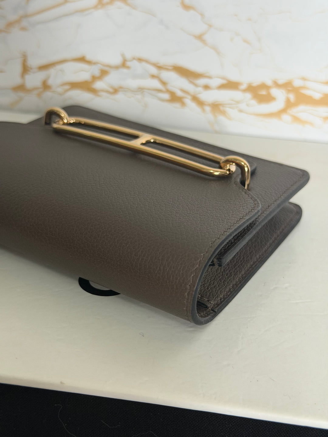 HERMÈS Mini Roulis Slim Wallet in Ecorce outer and Etoupe inner Evercolor leather GHW