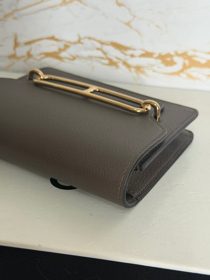 HERMÈS Mini Roulis Slim Wallet in Ecorce outer and Etoupe inner Evercolor leather GHW