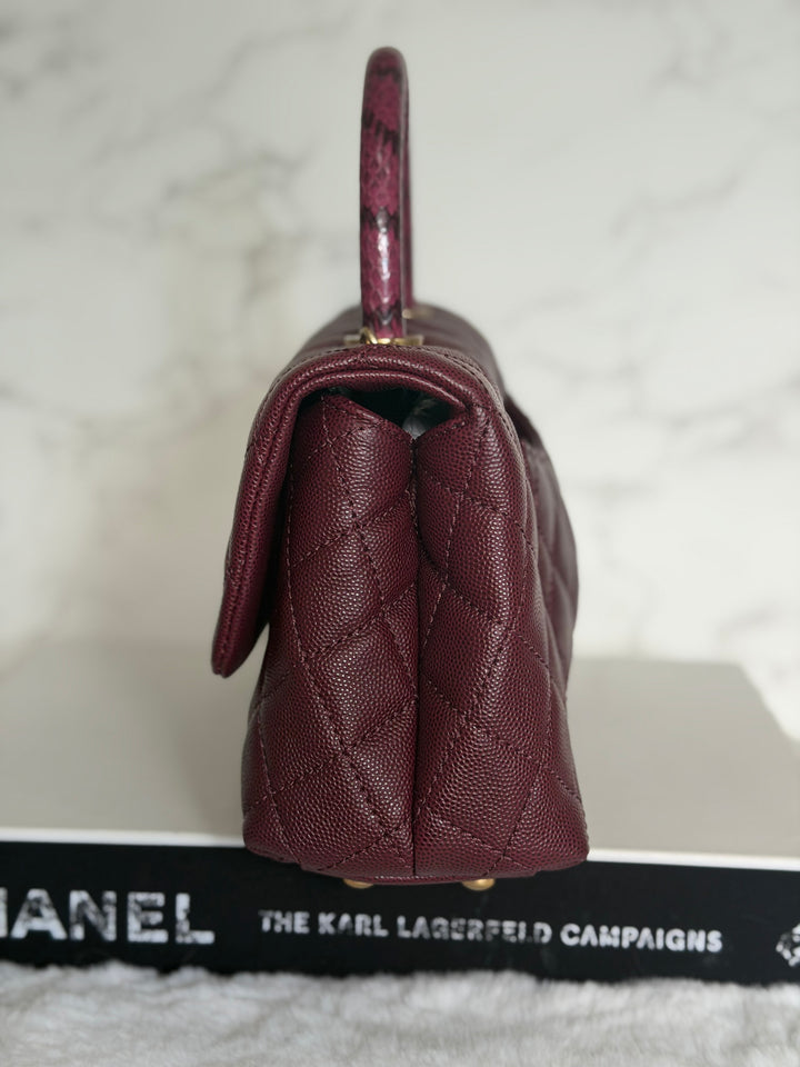 CHANEL series 26 Burgundy Caviar Aged GHW Coco Handle Flap Bag size SMALL with Pink sea snake handle 2018