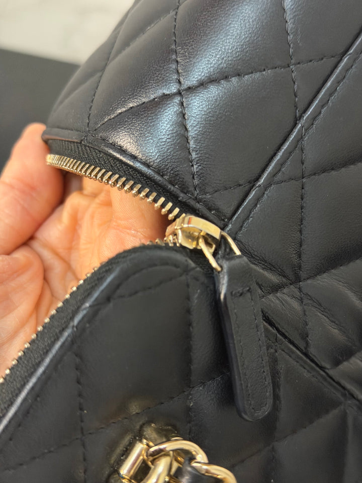 CHANEL series 31 Black Lambskin LGHW Small Vanity Case with Chain and Leather Top Handle