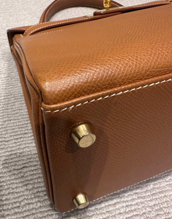 Hermes Gold Retourne Courcheval Leather GHW Vintage Stamp A in Sq (1997) Kelly 28