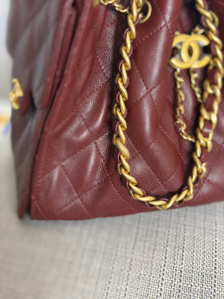 CHANEL 25A Burgundy Caviar Aged GHW 25 Hobo Bag Size SMALL