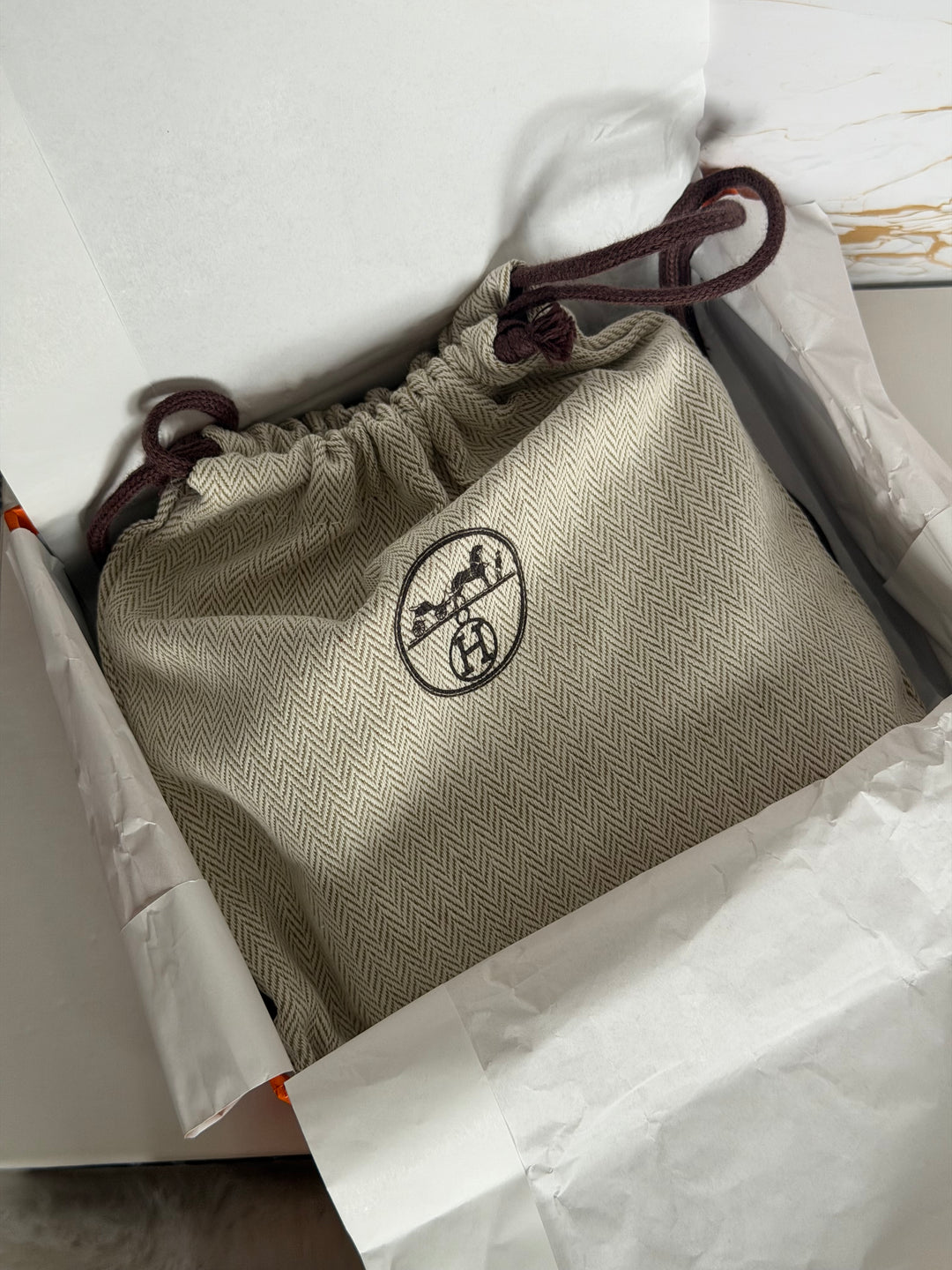 HERMÈS Mini Roulis Slim Wallet in Ecorce outer and Etoupe inner Evercolor leather GHW