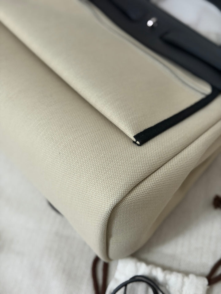 Hermes Herbag Zip 31 Bag in Noir/Beton Palladium Hardware