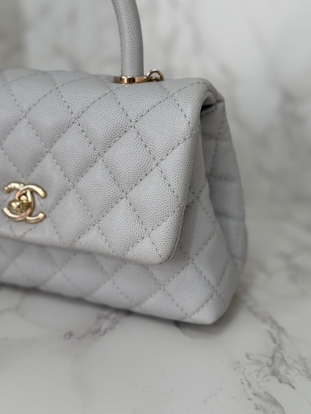 CHANEL 18P series 27 2018 Light Grey Caviar LGHW Coco Handle Size Small with Detachable Shoulder strap