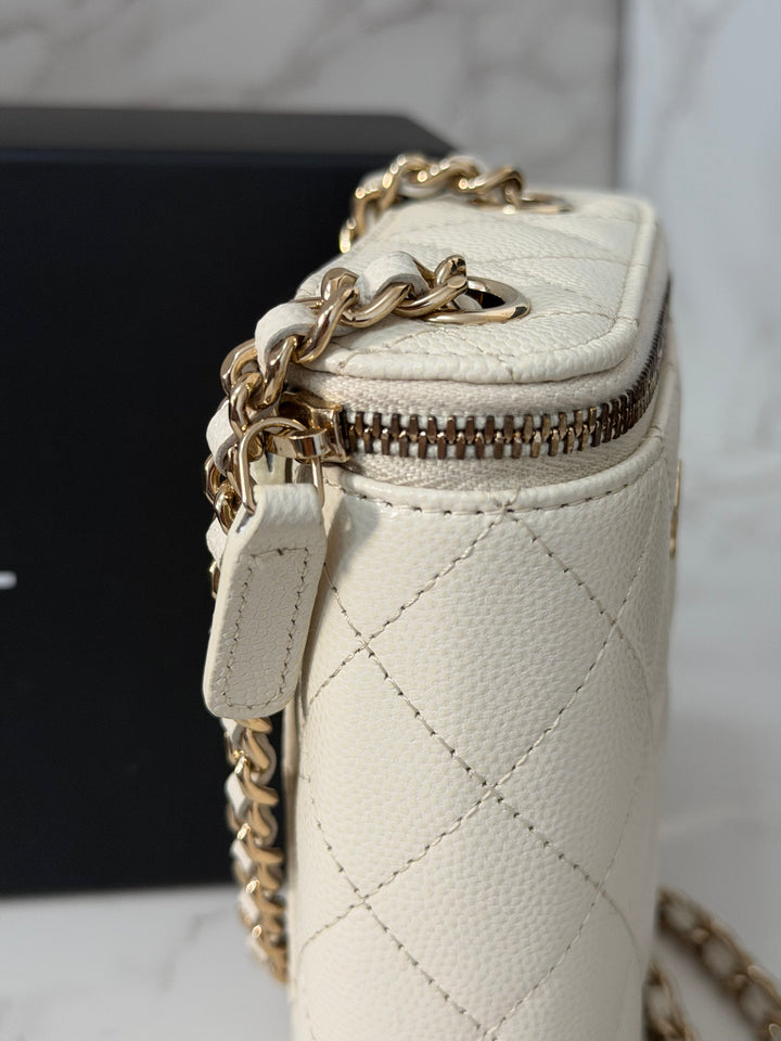 CHANEL White Caviar LGHW Vanity with Chain