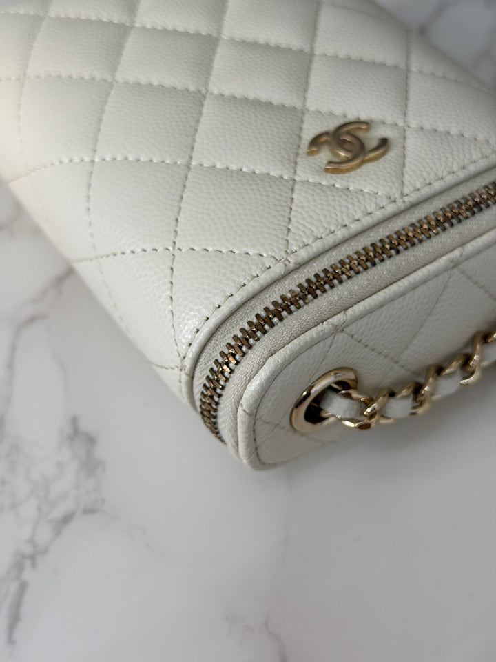 CHANEL White Caviar LGHW Vanity with Chain
