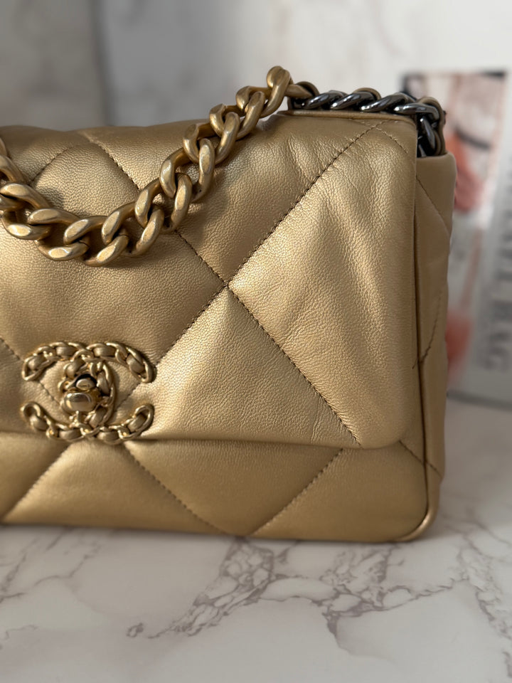 CHANEL series 30 2020 Gold metallic Goatskin 19 size Small with Mixed Hardware