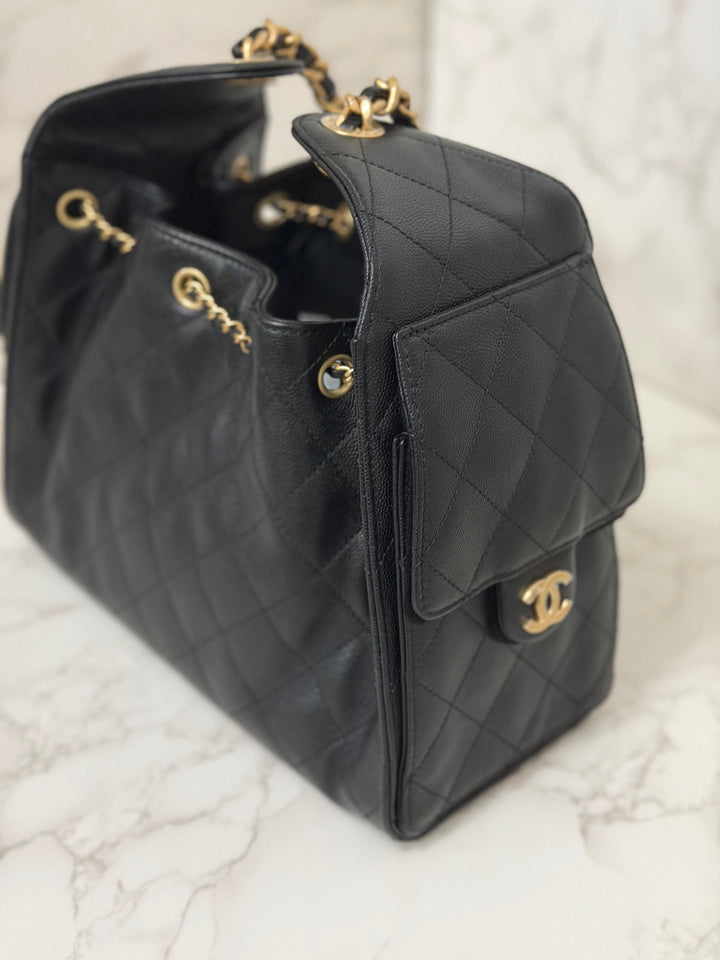 CHANEL 26C 2025/2026 Black Caviar Aged GHW 25 Hobo Bag size Small