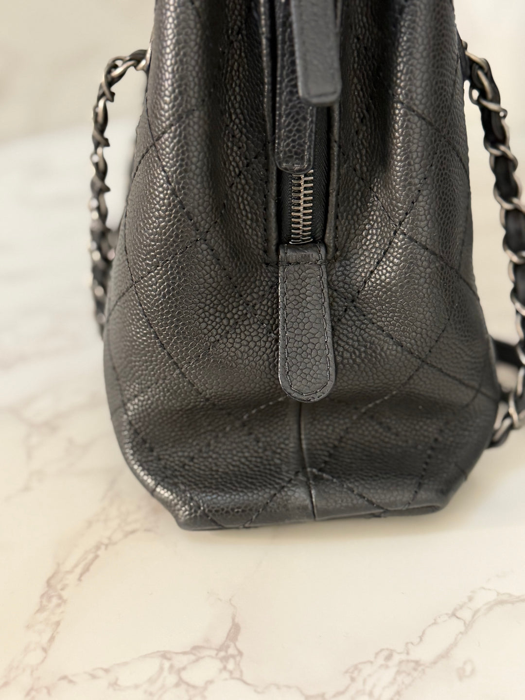 CHANEL series 23 Black Caviar Ruthenium HW Tote Bag with Shoulder Chain strap