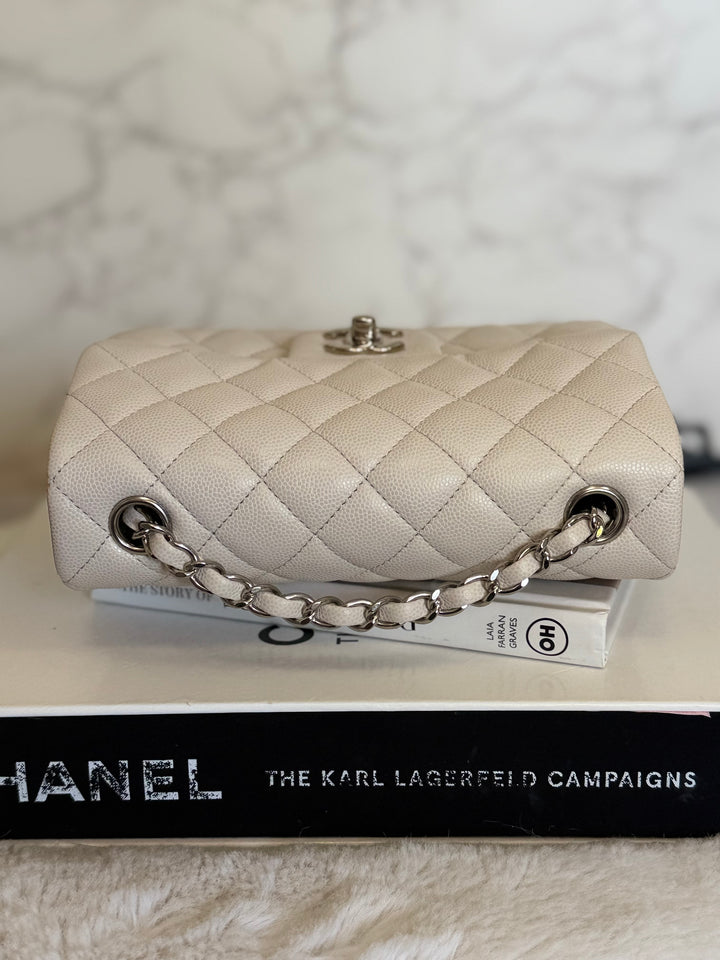 CHANEL 18B series 26 Ivory Caviar SHW Mini Rectangular Flap Bag 2018