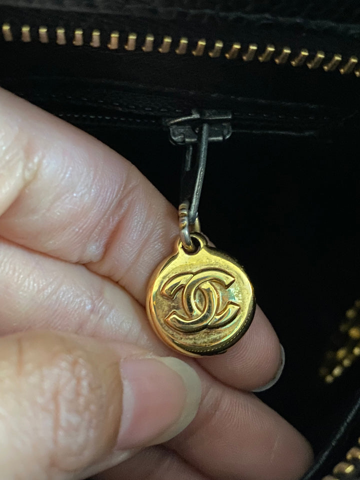 Chanel series 7 Vintage 2002-2003 Black Caviar GHW Medallion Tote Bag