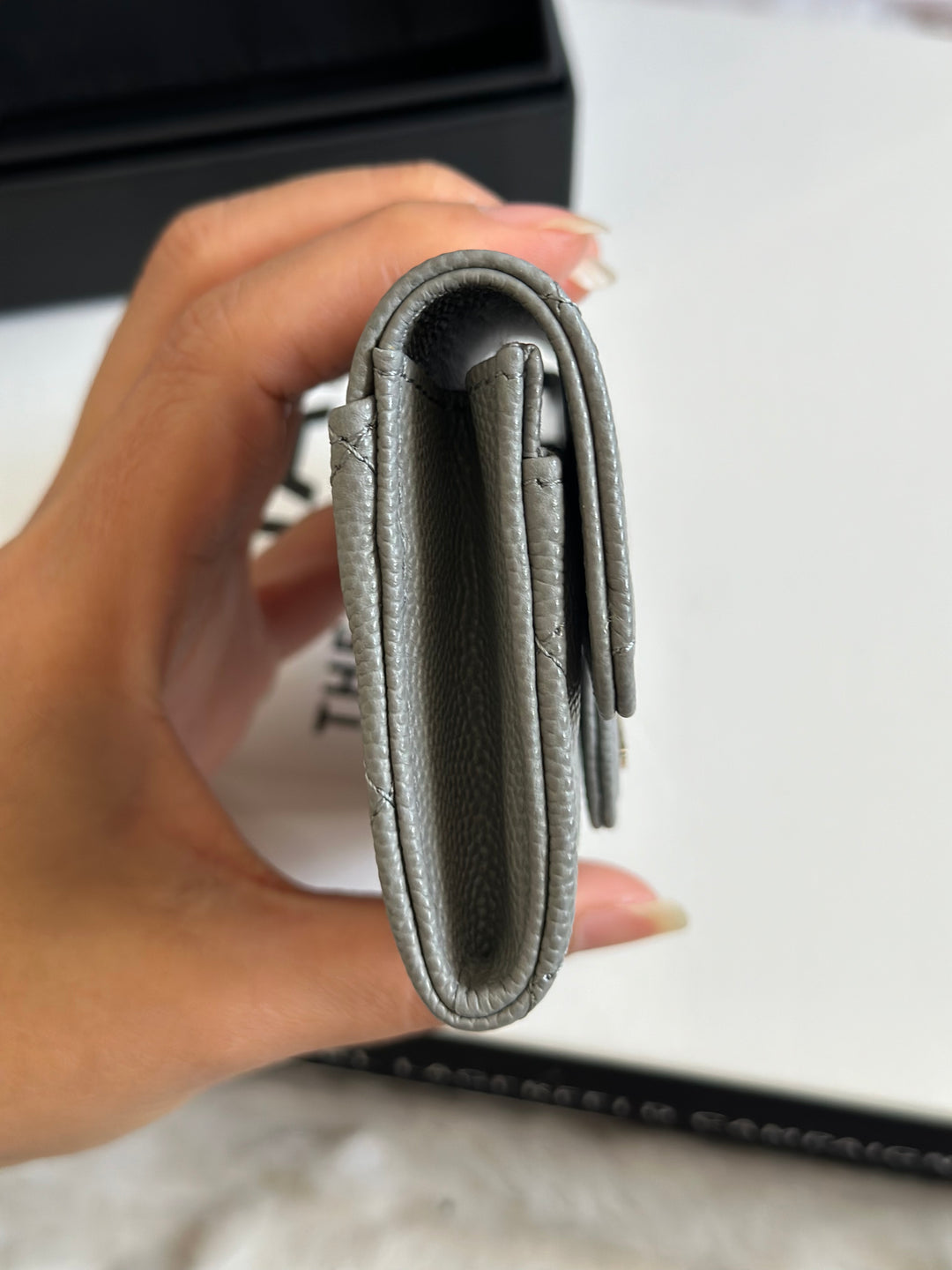 Chanel 22B NJ531 Grey Caviar LGHW Classic Snap/Flap Card Holder