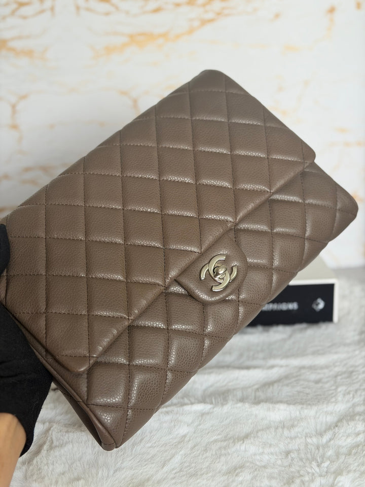 CHANEL series 17 Khaki Caviar SHW Classic Clutch with Chain