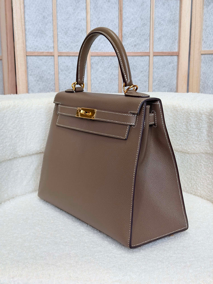HERMÈS Kelly 28 Etoupe Epsom Sellier GHW Stamp Y 2020